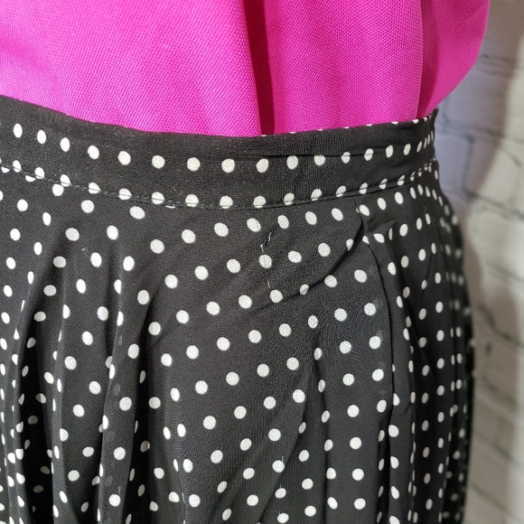 **SOLD**B&W chiffon polka dot skirt_c - Picture 3 of 3
